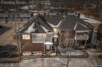 7008 Boulder Pointe Ct, Washington, MI 48094