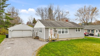 9 David St, Lisbon, ME 04252