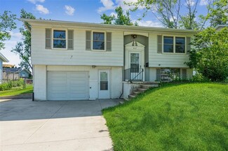 417 Norwick Rd SW, Cedar Rapids, IA 52404