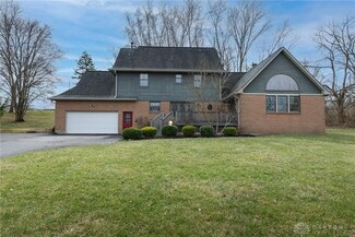 4285 Autumn Creek Dr, Springfield, OH 45504