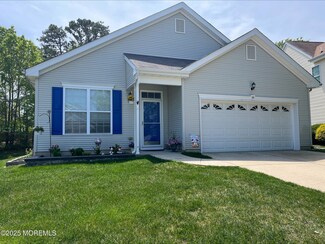 60 Ivy Creek Dr, Tuckerton, NJ 08087