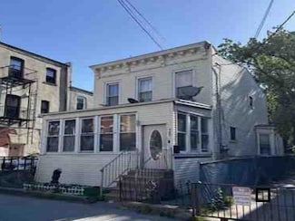 145 Chestnut St, Brooklyn, NY 11208