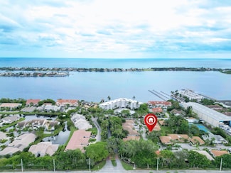 6 S Lakeshore Dr, Hypoluxo, FL 33462