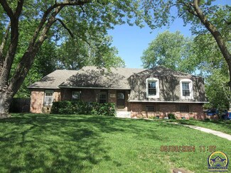 3041 SW Burlingame Rd, Topeka, KS 66611