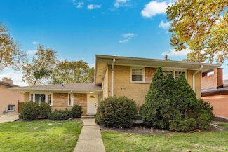 711 Lacrosse Ave, Wilmette, IL 60091