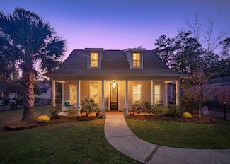 318 Simmons Ave, Summerville, SC 29483
