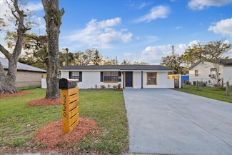 5220 Pine St, Seffner, FL 33584