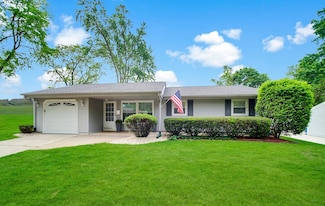 1607 Warwick Ln, Schaumburg, IL 60193
