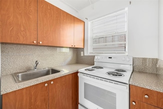 5730 NW 38th St Unit 3, Virginia Gardens, FL 33166