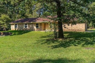 809 Chris Dr, Longview, TX 75605