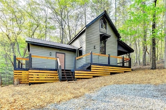 176 Petunia Dr, Dahlonega, GA 30533