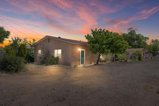 2012 Foothill Dr SW, Albuquerque, NM 87105