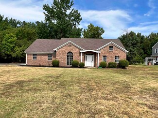 3350 Sycamore View Rd, Memphis, TN 38134
