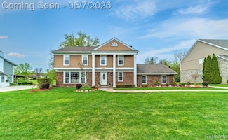 5628 Warrenshire Dr, West Bloomfield, MI 48322
