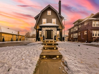 2431 Lothrop St, Detroit, MI 48206