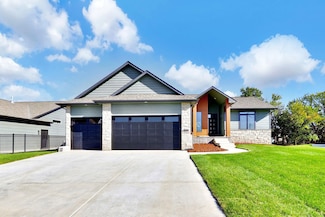 2512 N Emerald Ct, Andover, KS 67002