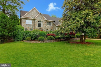 2504 Sherwood Hall Ln, Alexandria, VA 22306