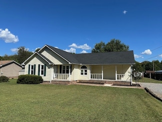 10 Village Park Dr, Fayetteville, TN 37334