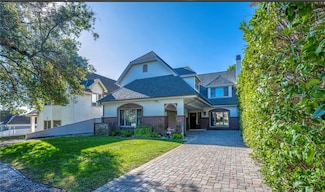 217 N Lima St, Sierra Madre, CA 91024