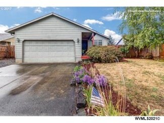 710 Storey Dr, Molalla, OR 97038