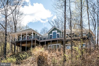 9586 Brunk Spring Ln, Broadway, VA 22815