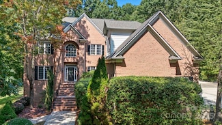 1300 Longleaf Ct, Matthews, NC 28104