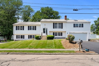 35 Pilgrim Dr, Norwood, MA 02062