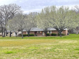 1452 Deer Ln, Quinlan, TX 75474