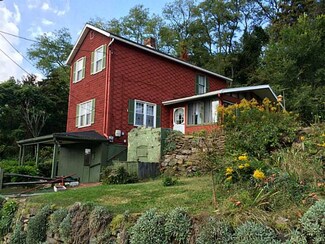 1729 Wolfe Ave, Braddock, PA 15104