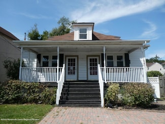 13 Columbus Ave, Cliffwood, NJ 07721