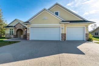 825 5th St SE, Pelican Rapids, MN 56572