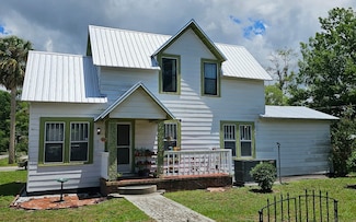 393 SW Monroe Ave, Mayo, FL 32066