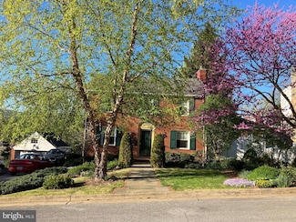 210 W 1st St, Front Royal, VA 22630