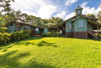 48 Kukuihaele Rd, Honokaa, HI 96727