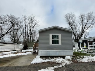 616 6th St, Bloomington, IL 61704