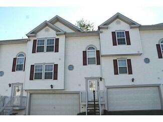 206 Manor View Dr, Manor, PA 15665