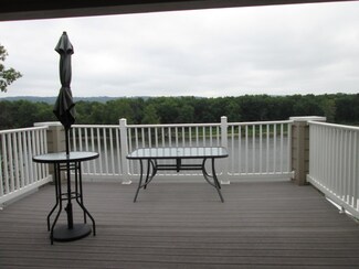 605 Sandy Point Rd Unit 10, Harpers Ferry, IA 52146