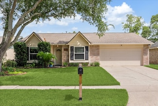 463 Reseda Dr, Webster, TX 77598
