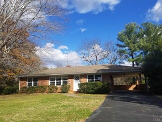 193 Clover Rd, Hurt, VA 24563