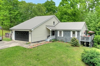 1359 Salem Rd, Mineral Bluff, GA 30559