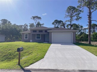 2512 33rd St W, Lehigh Acres, FL 33971