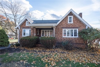 2333 Darlington Rd, Beaver Falls, PA 15010