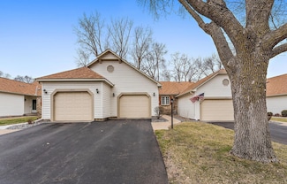 2668 Lake Court Dr Unit 56, New Brighton, MN 55112