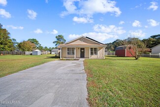 4 Irongate Dr, Beaufort, SC 29906