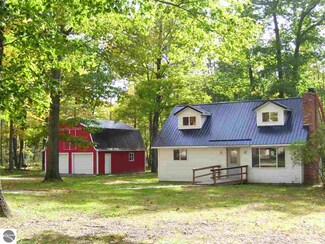 3522 Lakeshore Dr, Lupton, MI 48635