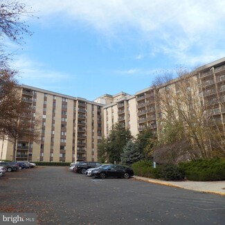 3100 S Manchester St Unit 305, Falls Church, VA 22044