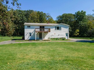 14 Upper Flat Rock Rd, Delmar, NY 12054