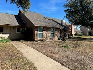 23 Gittiban Place, Pantego, TX 76013