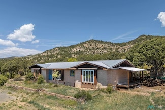 20 Caviness Dr 1, Raton, NM 87740
