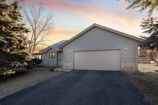 1412 Oster Dr, Saint Paul, MN 55121
